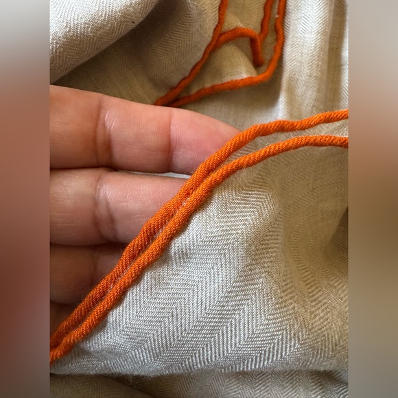 Hermes cream scarf - Picture 13 of 16